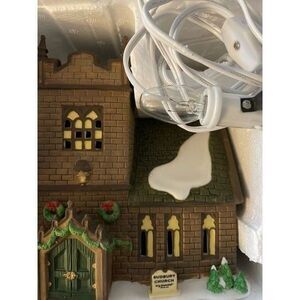 Dept 56 Dickins Heritage Village Christmas Sudbury Church Table‎ Decor Brown